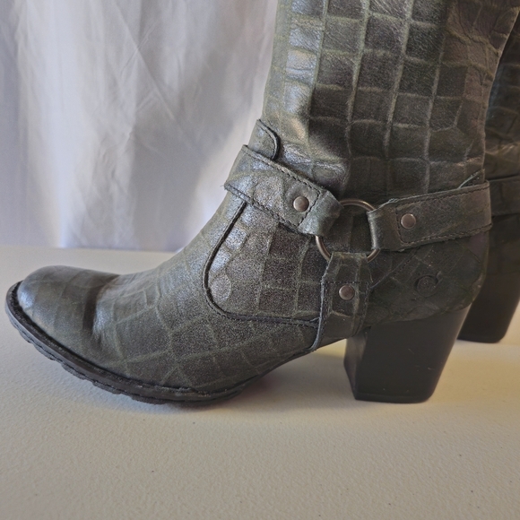 Born Black Textured Heeled Boots size 7.5 - Picture 2 of 16